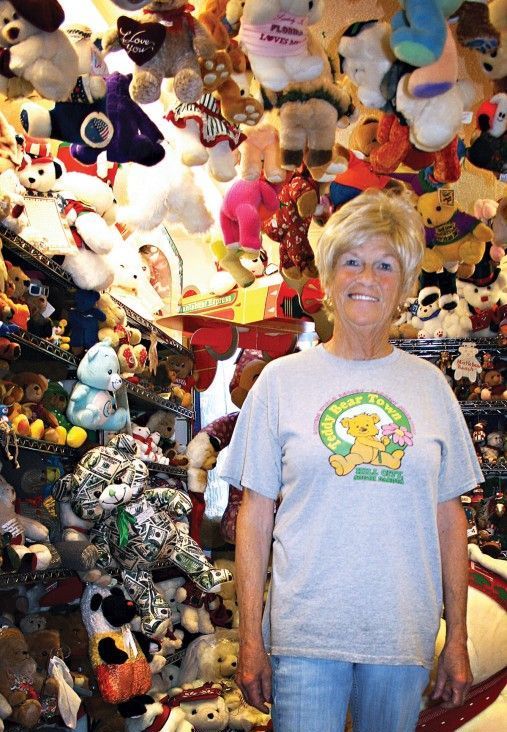 Largest teddy bear collection: Jackie Miley sets world record (PICS & VIDEO)