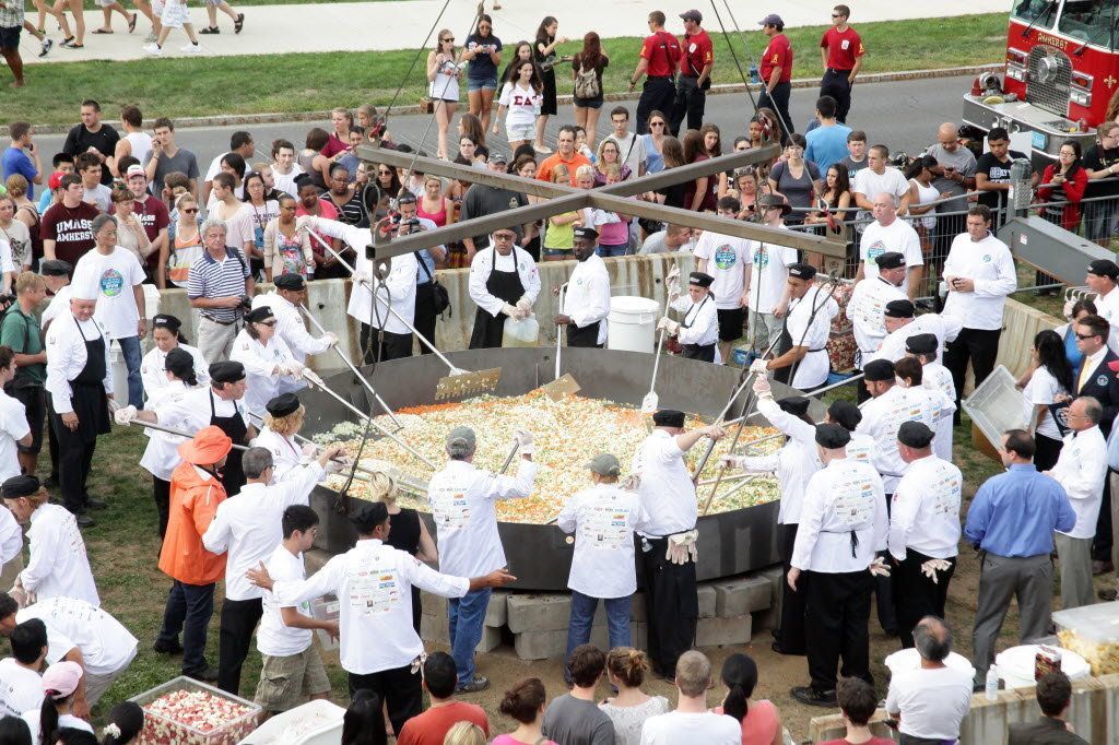  Largest seafood stew: UMass Amherst sets world record 