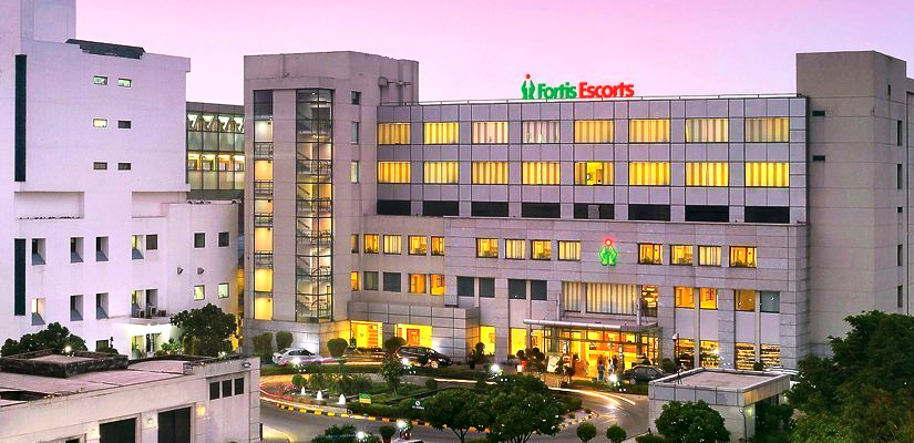 Hip ball replacement surgery through the smallest incision: Fortis Escorts Hospital sets world record