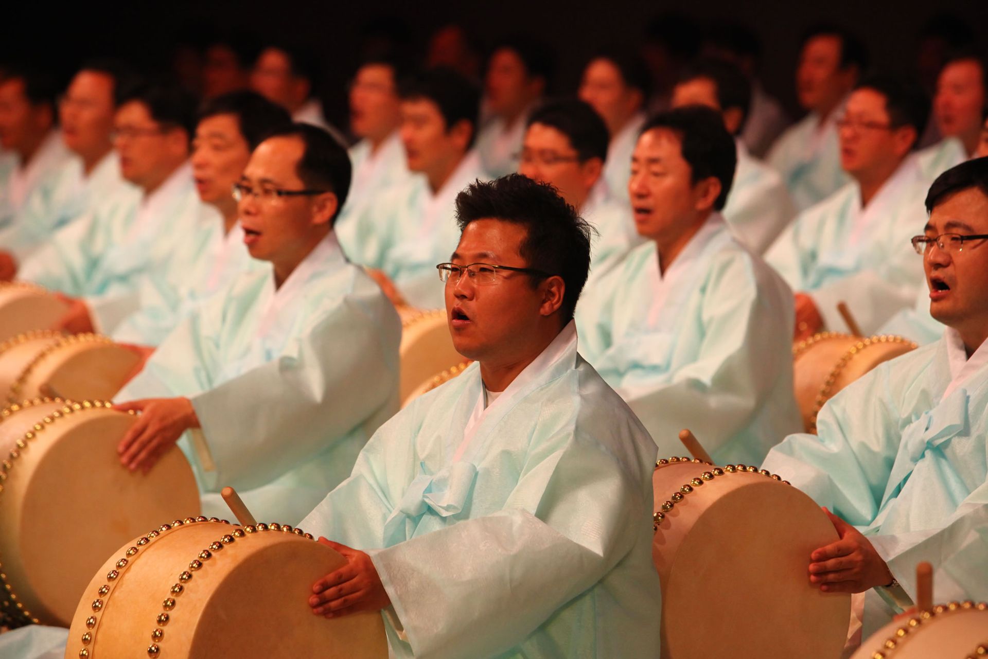  Largest Pansori Sing-along performance: Crown Haitai Confectionery sets world record 