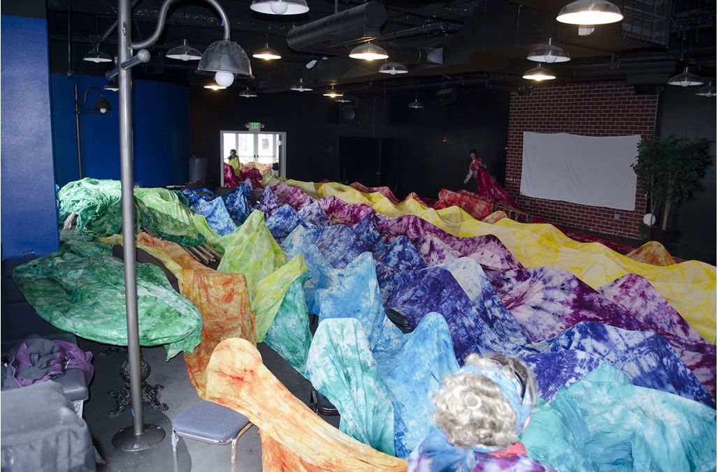  Longest tie-and-dye cloth: Inez Harwood breaks Guinness world record 