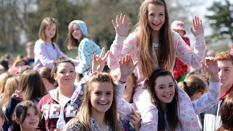 Largest gathering of people wearing pyjamas: Theme park breaks Guinness world record