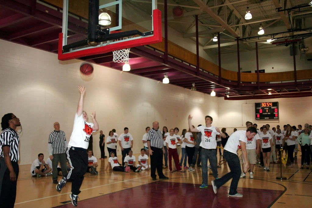 Largest game of basketball knockout: Grove City College breaks Guinness world record