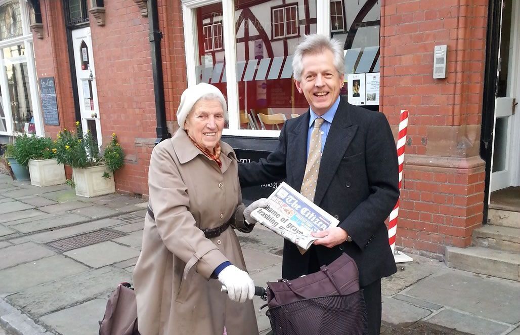 Oldest Papergirl: Beryl Walker smash Guinness world record 