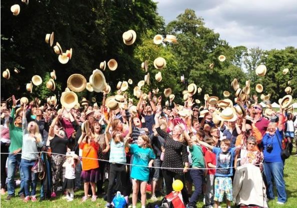 Largest Gathering of People Wearing Boater Hats: Museum Maker's breaks Guinness World Records'