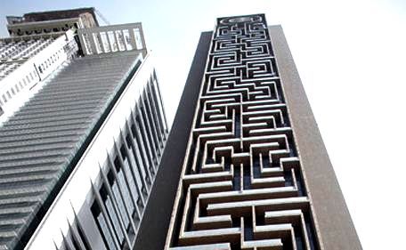  Largest vertical maze: Dubai 