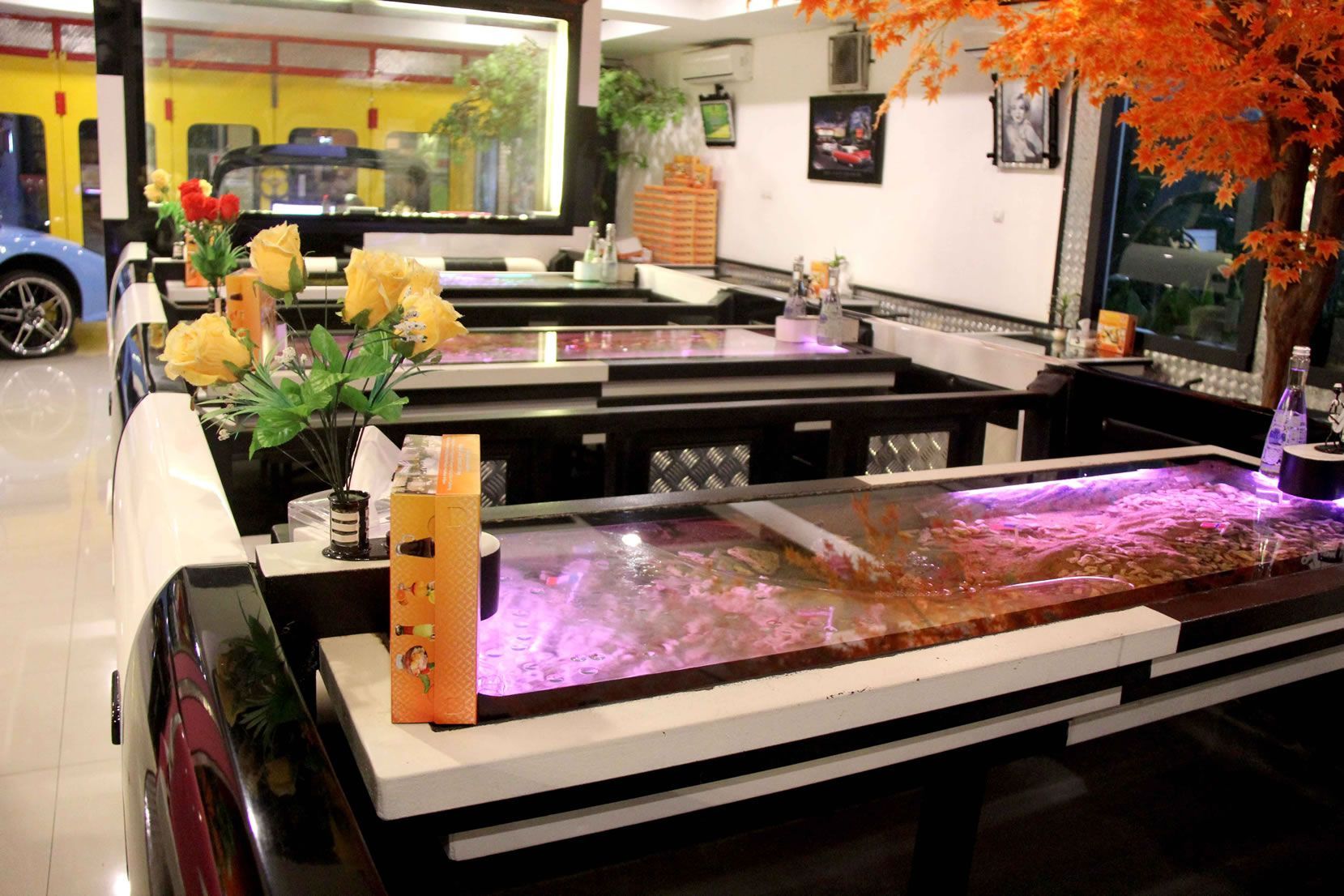 Most aquarium cars in a restaurant: Dream Cars Restaurant 2 sets world record (VIDEO)
