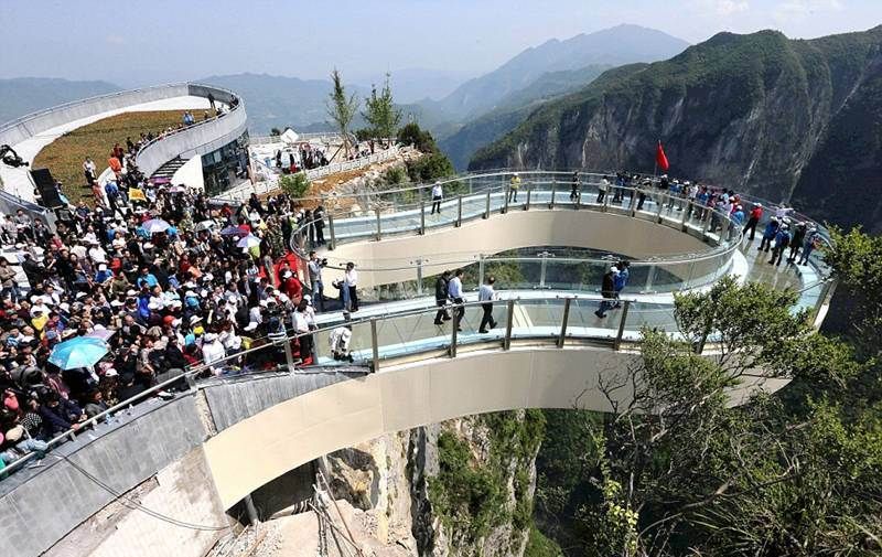  Longest Glass Skywalk: China sets world record (VIDEO) 