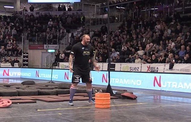 Highest beer keg toss: Hafthor Bjornsson breaks Guinness World Records record (VIDEO)
