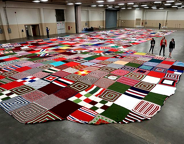  Largest Christmas stocking: 1,600-Pound Stocking breaks Guinness World Records record (VIDEO)