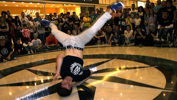 Most consecutive breakdance halos: Stefano Maso breaks Guinness World Records record (VIDEO)