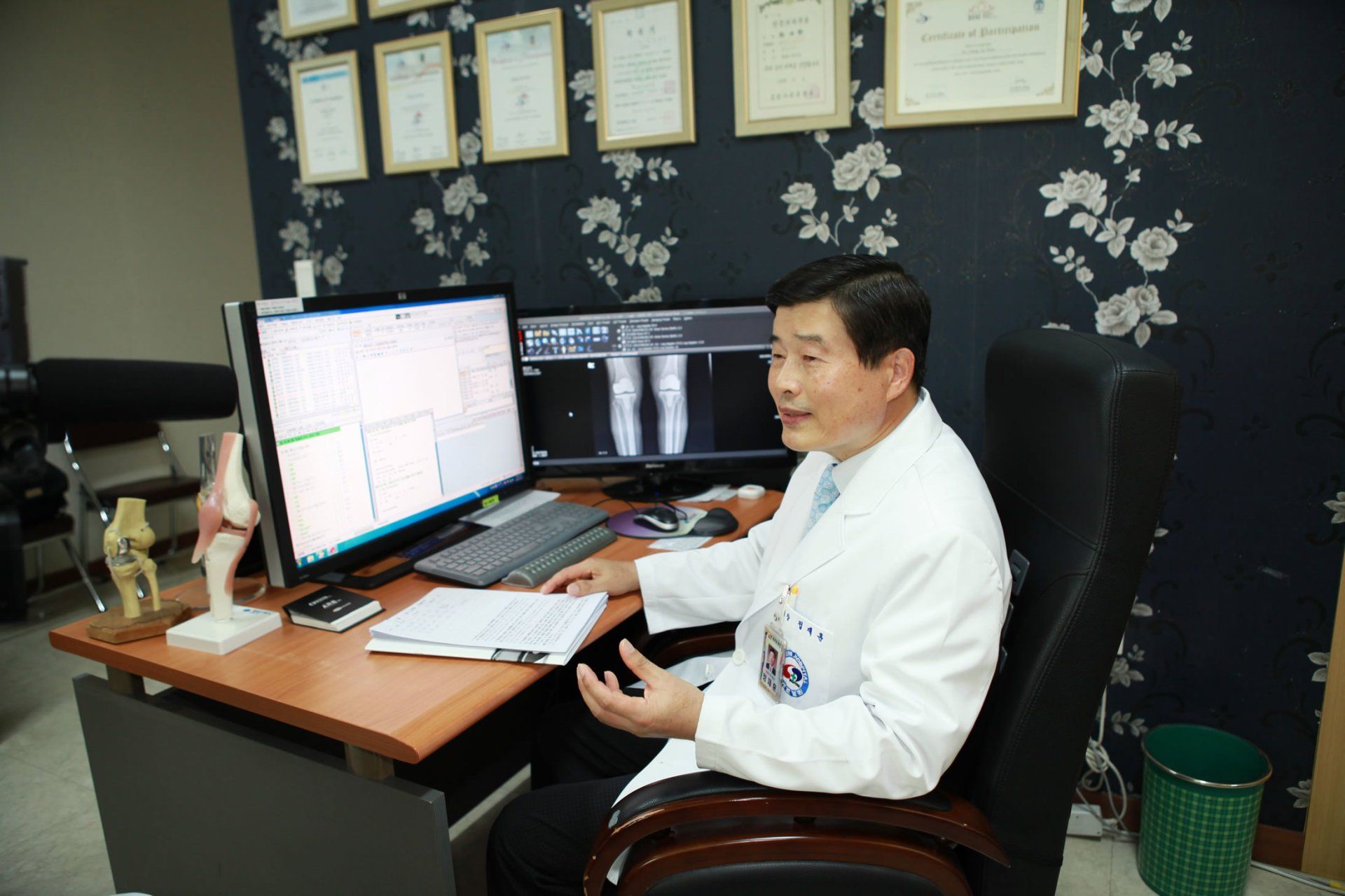 Most Total Knee Replacements performed with Minimal Invasive Surgery: Dr. Jae Hoon Chung sets world record (VIDEO)