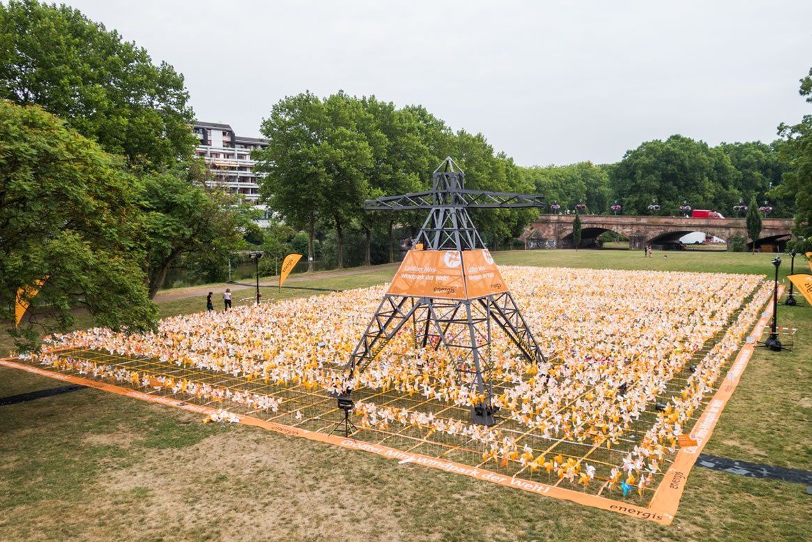 Largest display of toy windmills: energis GmbH sets world record (VIDEO)