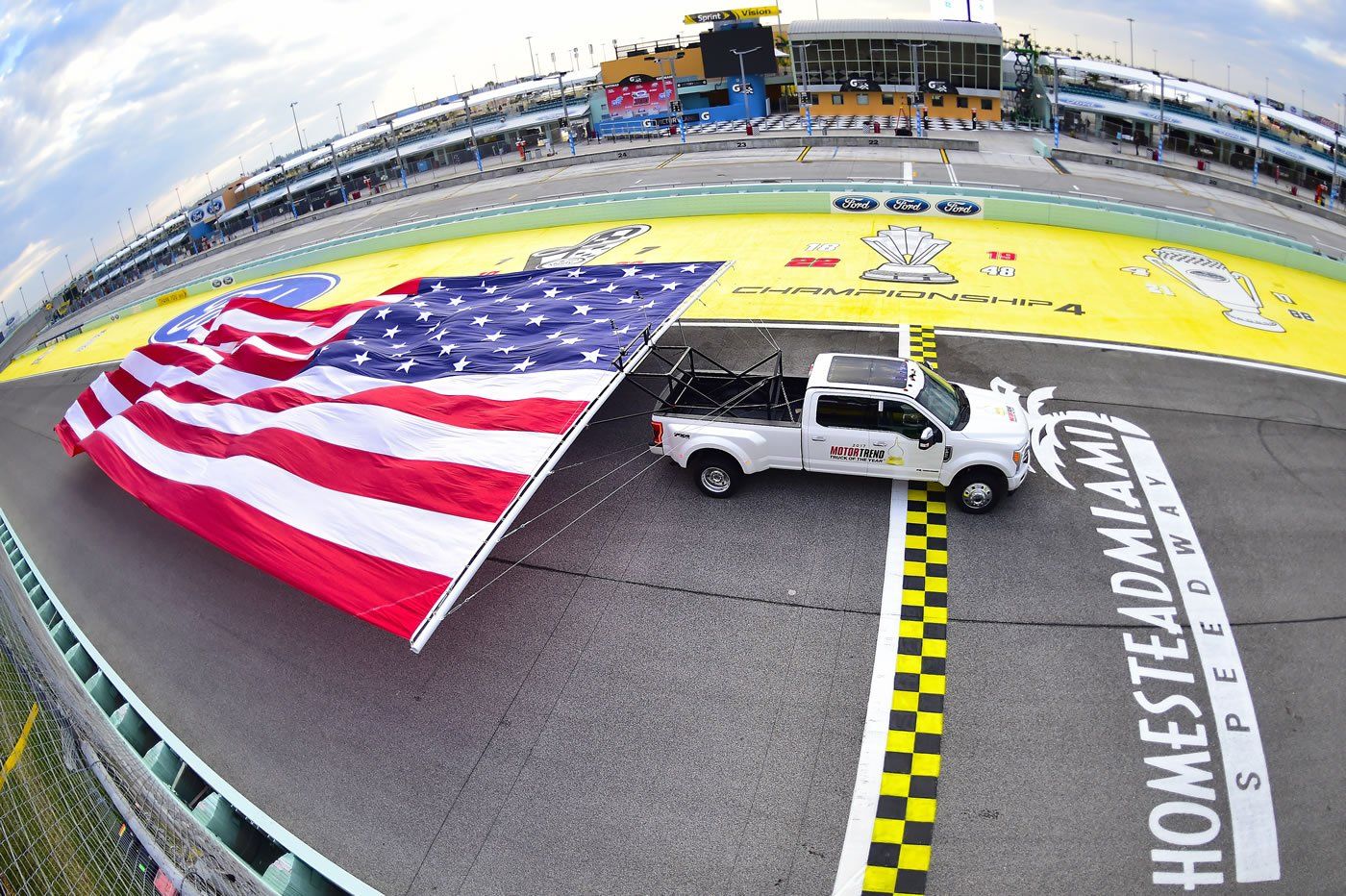 
  Largest Flag Pulled By A Moving Vehicle: Ford breaks Guinness world record (VIDEO)
   