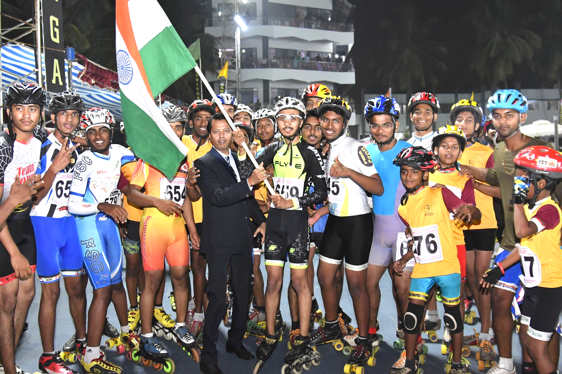 Largest roller skating relay: India sets world record (VIDEO)
