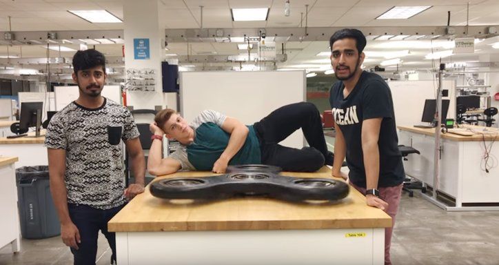 Largest forbearing fidget spinner: world record set by UT Dallas students (VIDEO)