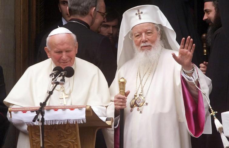 undulate Lav vej smykker First papal visit to a majority Orthodox country: 1999 trip by St. John  Paul II to Romania