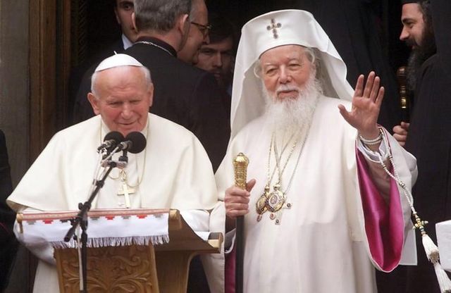 First papal visit to a majority Orthodox country: 1999 trip by St. John Paul II to Romania