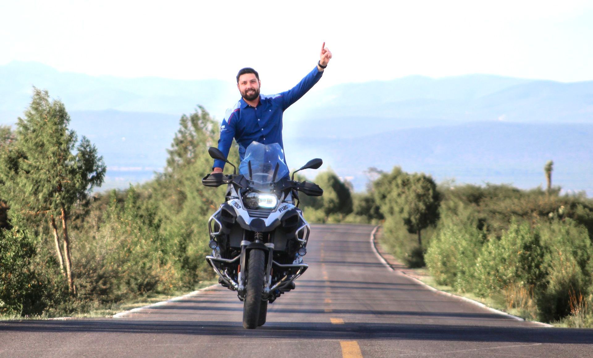 Greatest distance on a motorcycle in 24 hours: world record set by Eduardo Antillon
