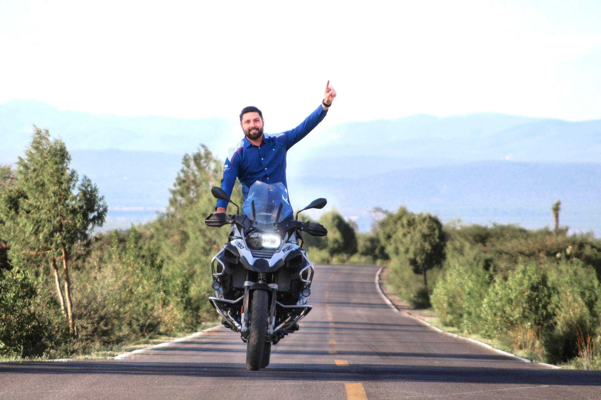 Greatest distance on a motorcycle in 24 hours: world record set by Eduardo Antillon
