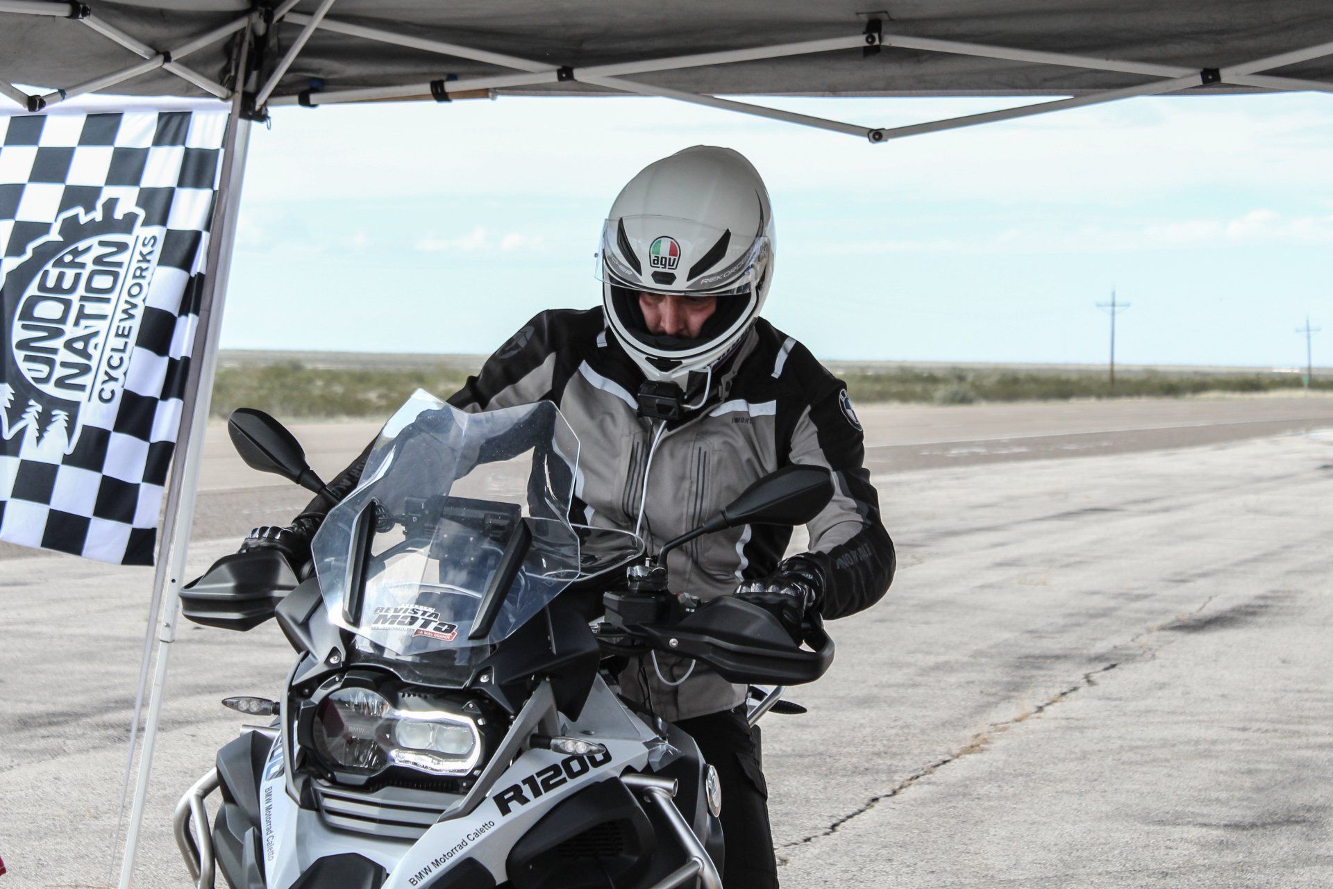 Greatest distance on a motorcycle in 24hrs: world record set by Eduardo Antillon