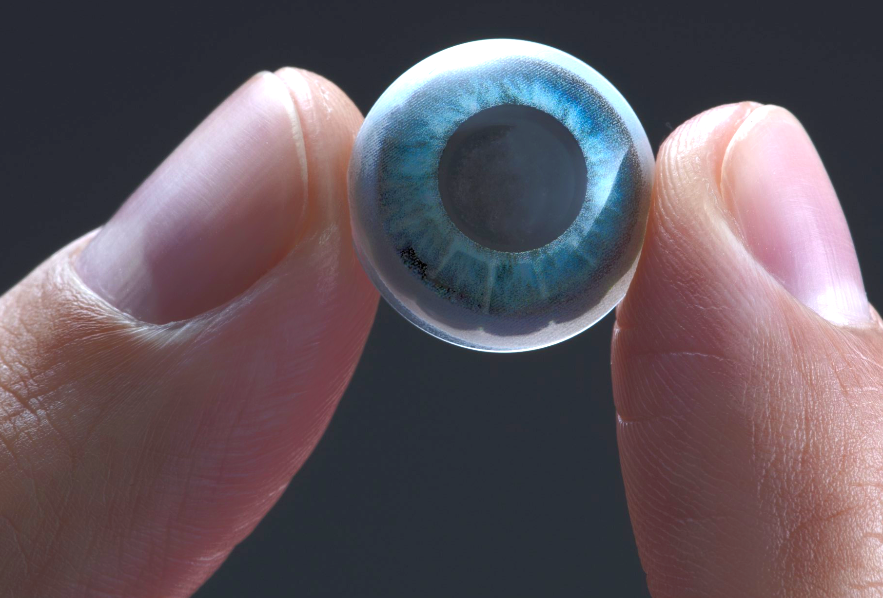 First True Smart Contact Lens: Mojo Vision sets world record
