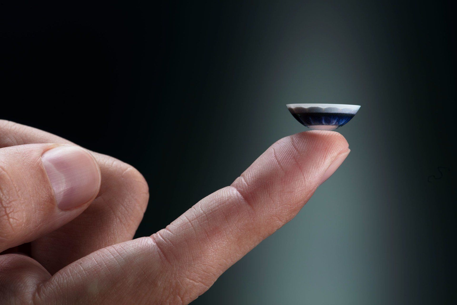 First True Smart Contact Lens: Mojo Vision sets world record