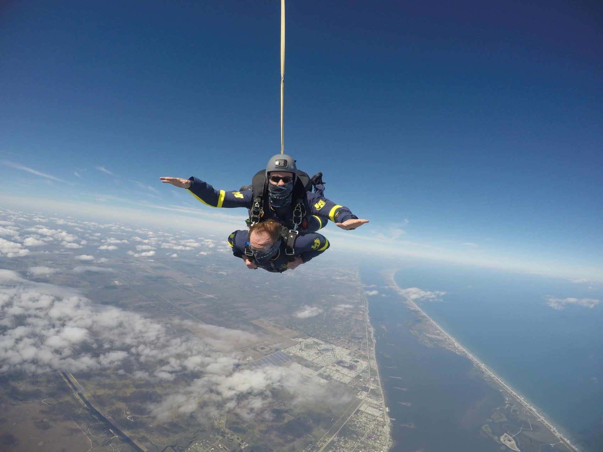 Fastest time to tandem skydive all seven continents: James C. Wigginton and Thomas J. Noonan lll set world record / North America - Florida