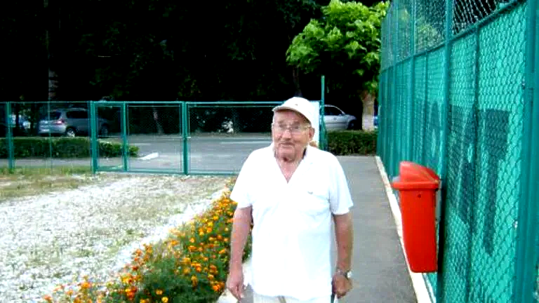 World's oldest tennis coach, world record in Romania