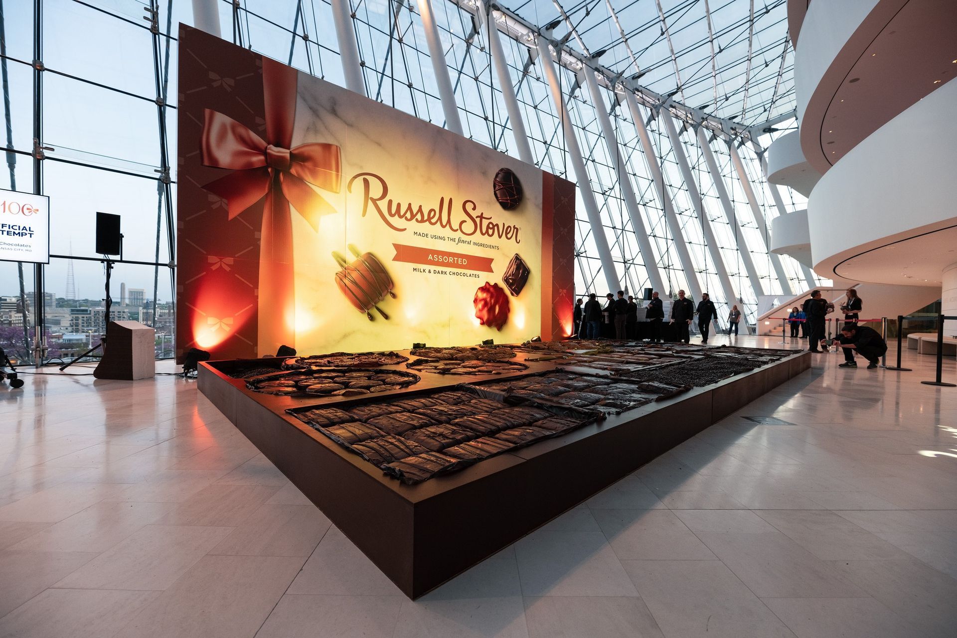 World's Largest Box of Chocolates, world record in Kansas City, Missouri