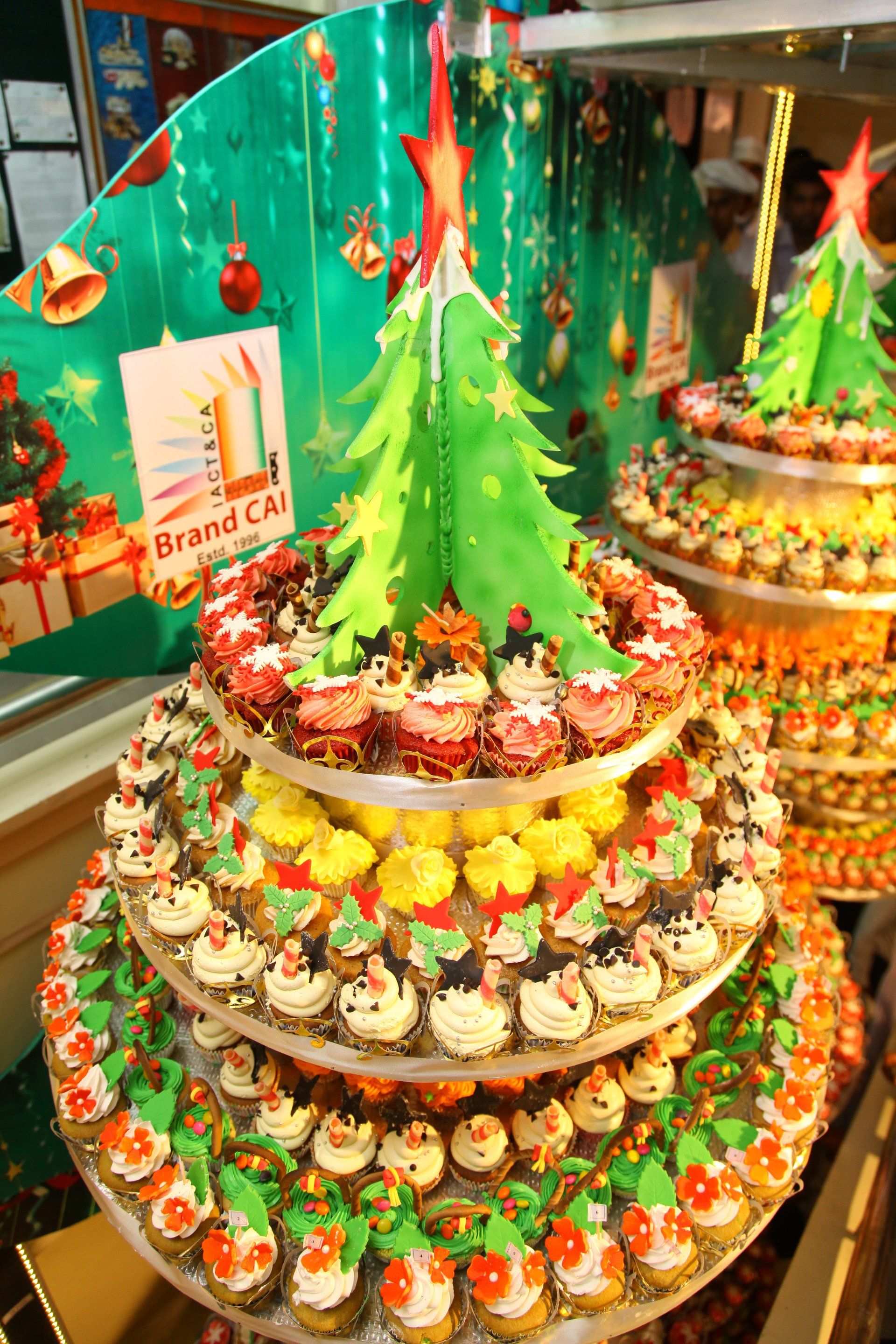The cupcake Christmas tree was made at a cost of Rs 7.5 lakh with 100 budding chefs and 20 faculty members working on the structure for a week. 