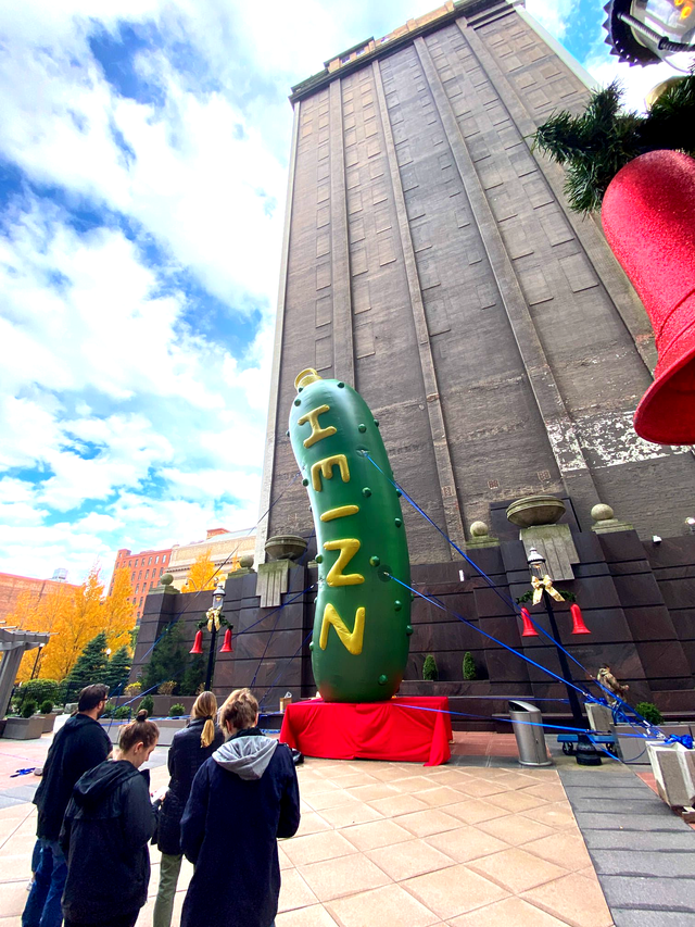 World's largest colored crayon: world record set by Crayola