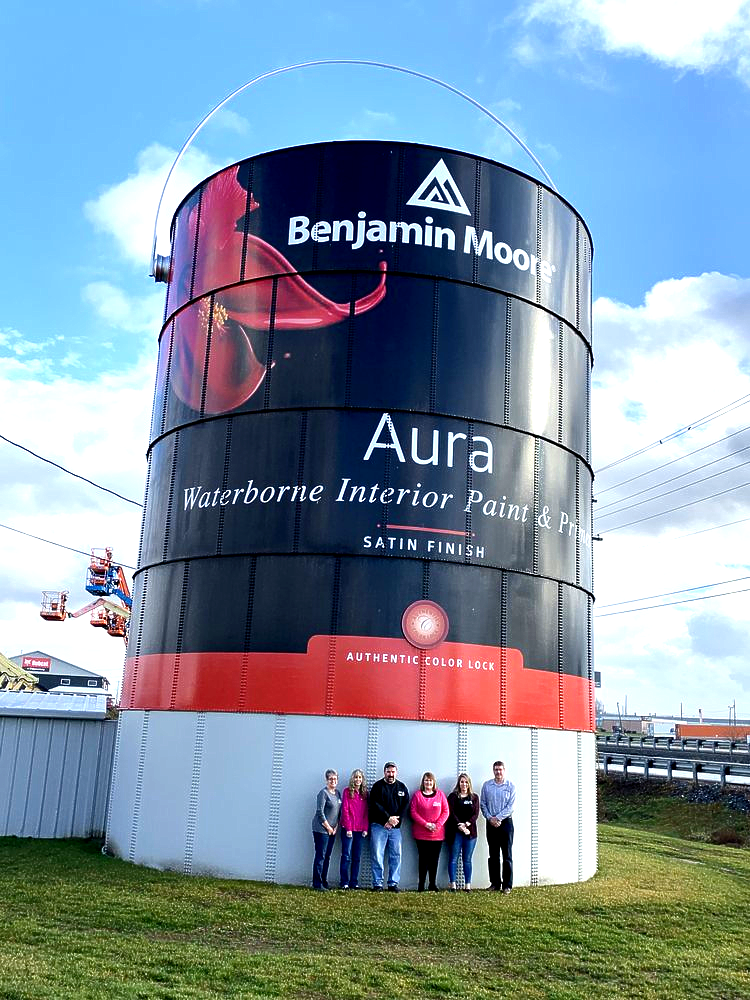 World's largest paint can: Shippensburg's giant Benjamin Moore paint can sets world record