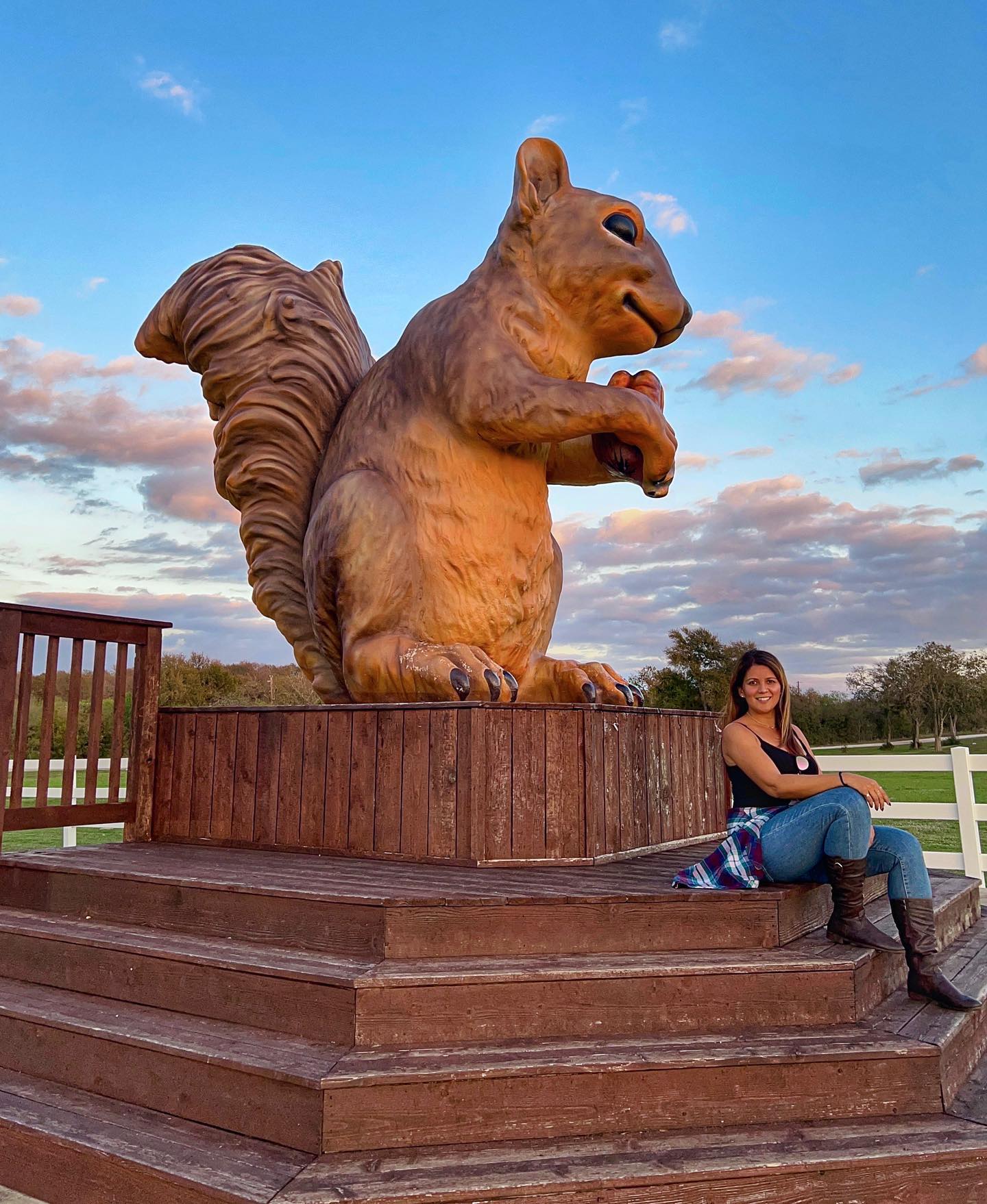 Largest squirrel sculpture: Cedar Creek, Texas, sets world record