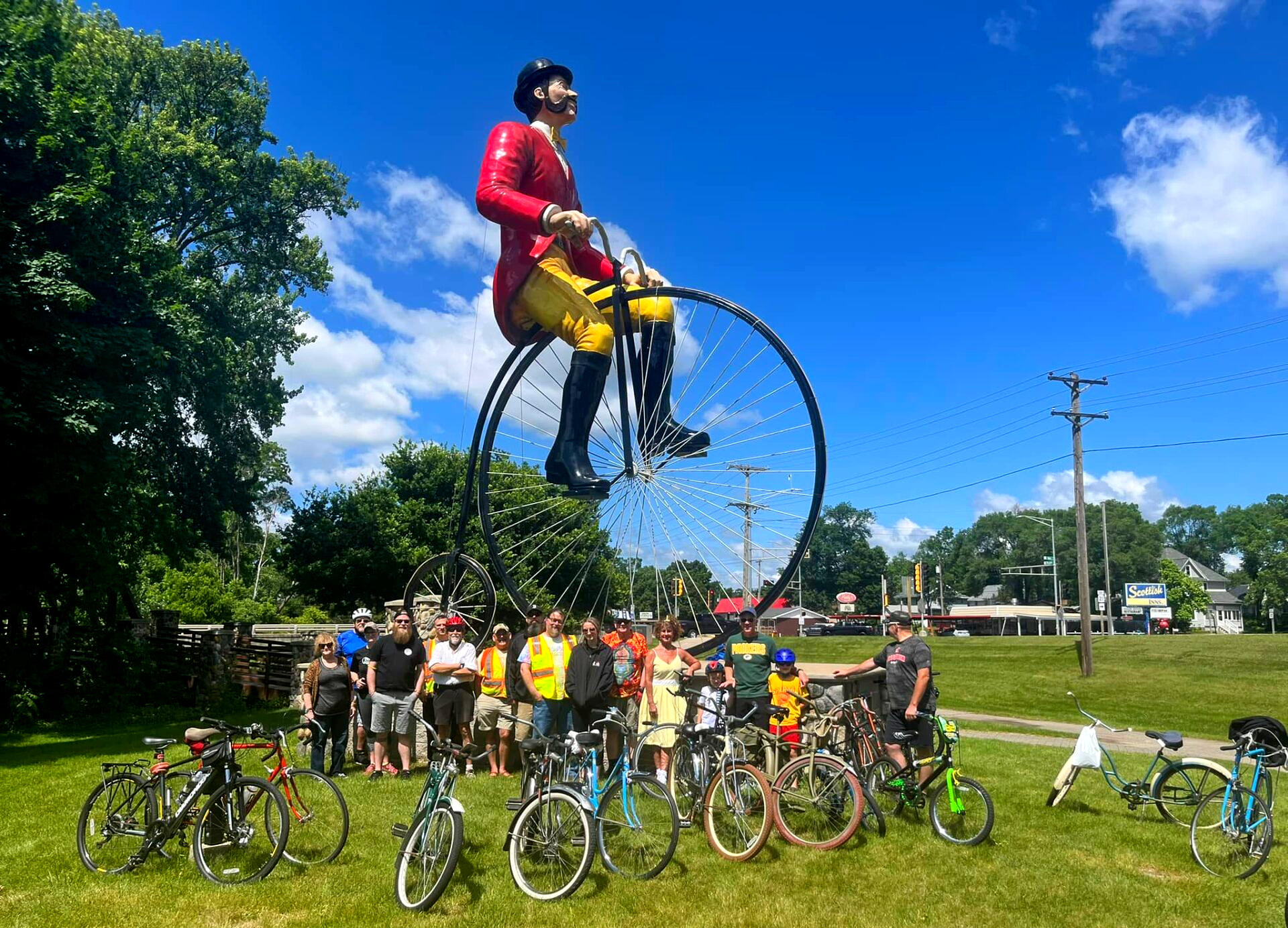 World's Largest Bicyclist: world record set in Sparta, Wisconsin