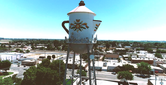 World's largest Swedish coffee pot: world record set in Kingsburg,  California