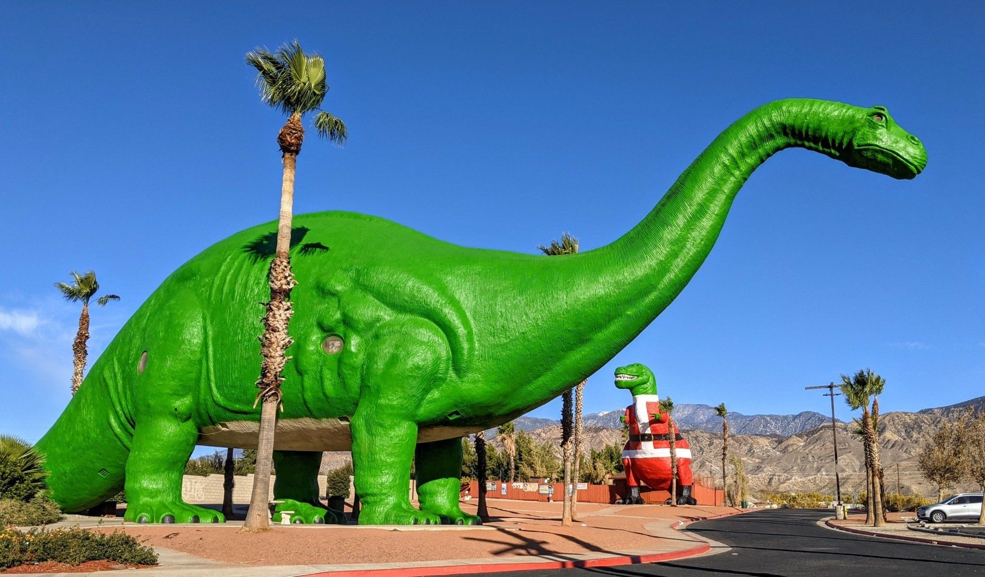 World's Biggest Dinosaur Sculptures: world record set by the Cabazon Dinosaurs
