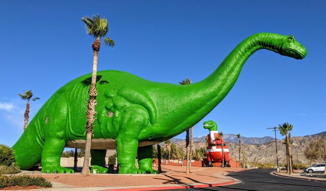 The World S Largest Dinosaur Statues Near Palm Springs California   422352 1 Worlds Biggest Dinosaurs The Cabazon Dinosaurs 640w 