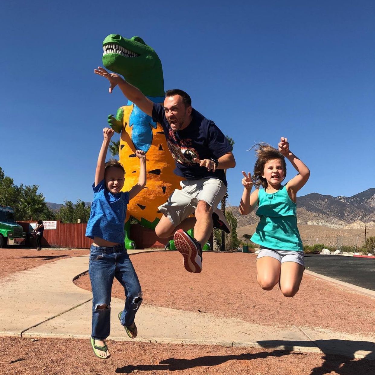 World's Biggest Dinosaur Sculptures: world record set by the Cabazon Dinosaurs