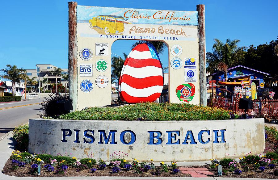 World’s Largest Clam Statues: world record set in  Pismo Beach, California