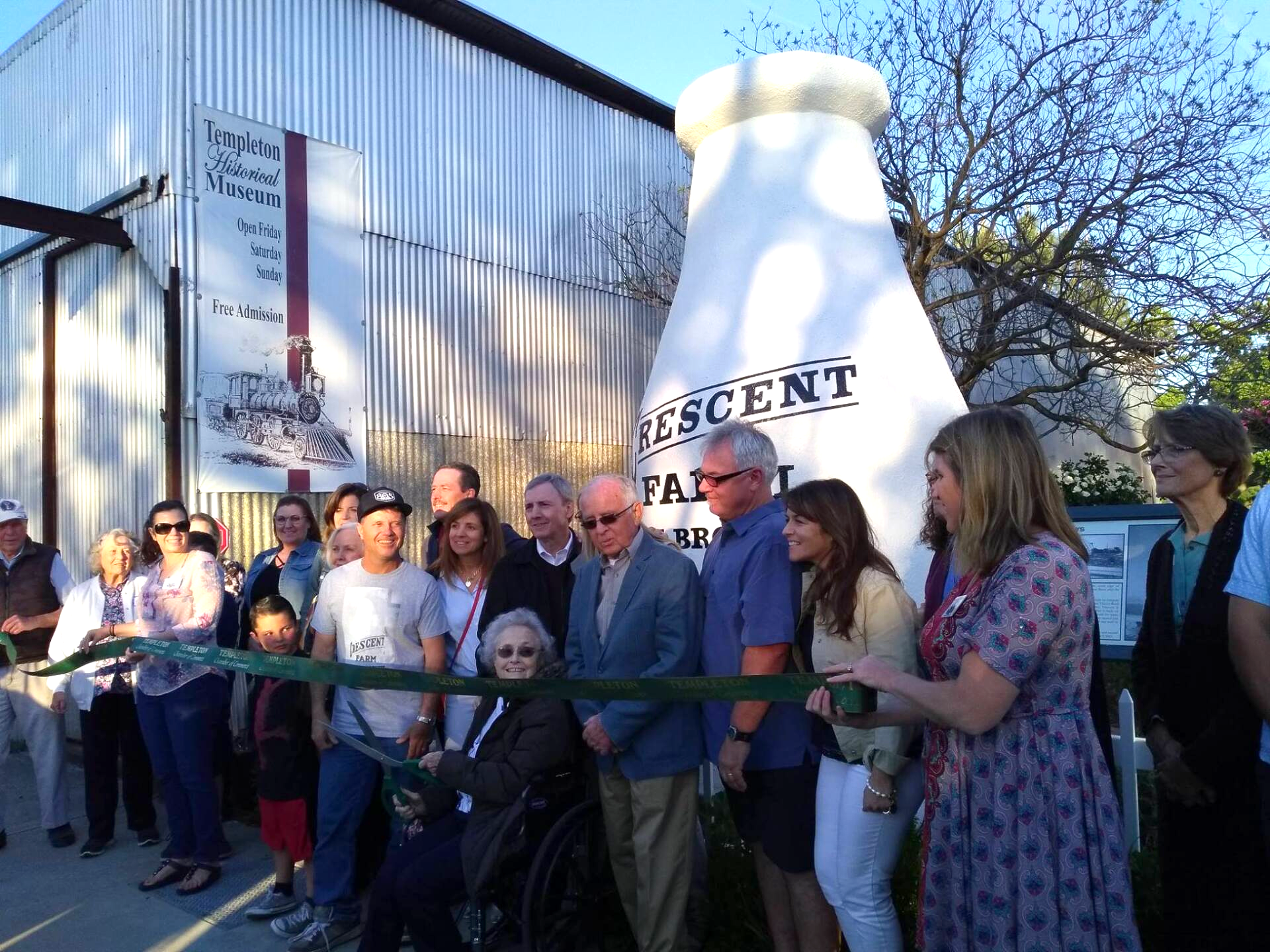 World's Largest Historic Milk Bottle Sculpture: world record set in Templeton, California