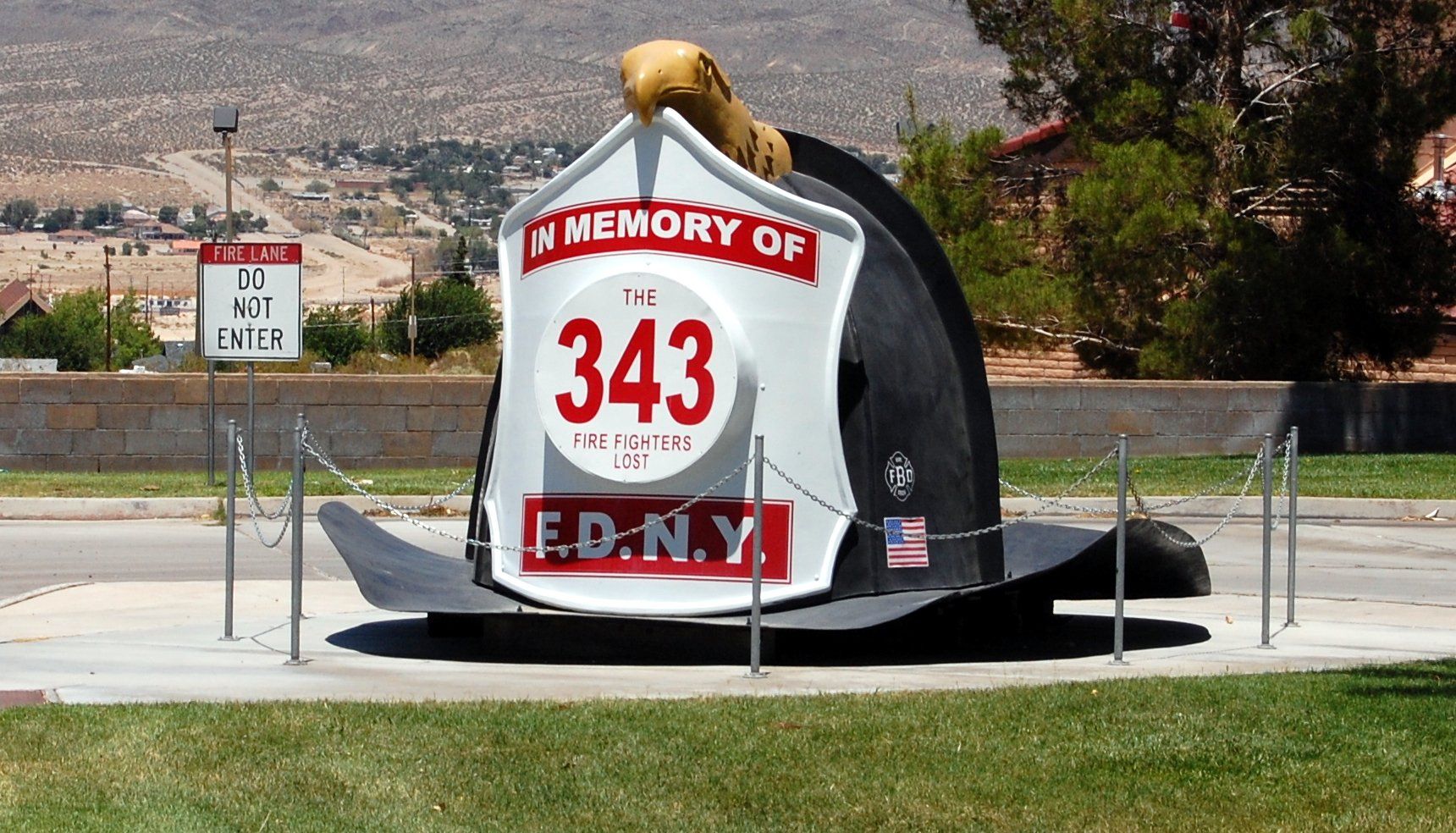 World's Largest Fire Helmet Sculpture: world record set in Barstow, California