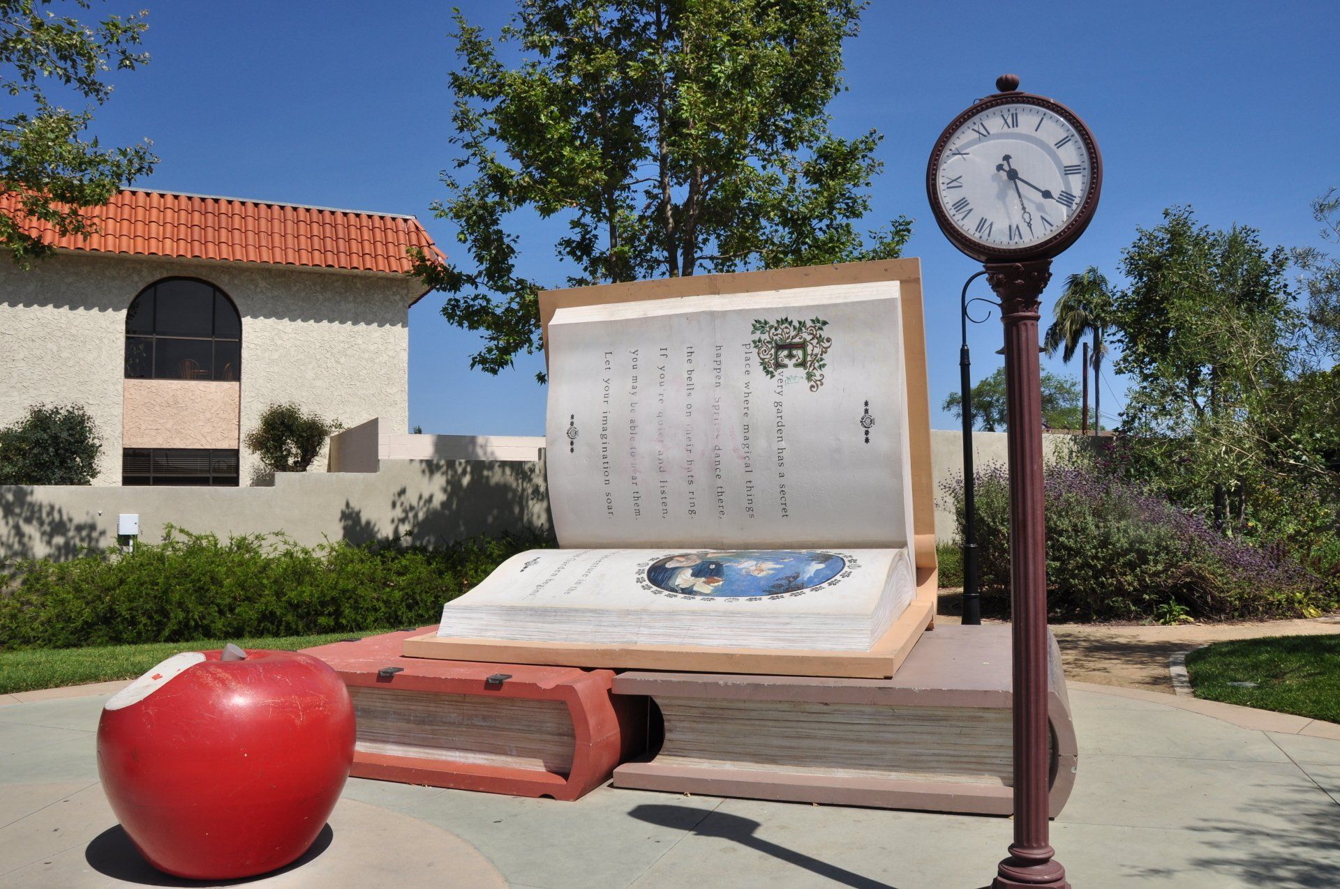 
World's Largest Book Sculpture: world record in Bellflower, California