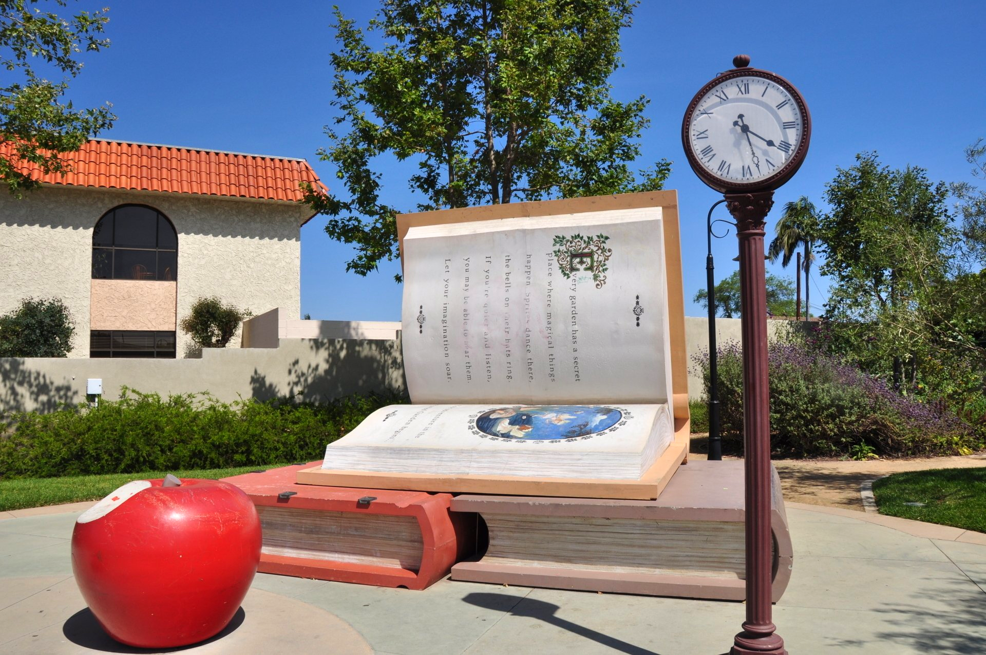 World's Largest Book Sculpture: world record in Bellflower, California