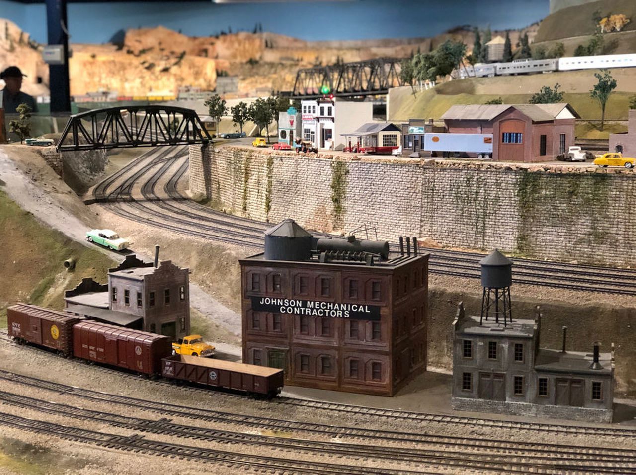 World's Largest O-Scale Model Railroad: world record in Commerce Charter Township, Michigan