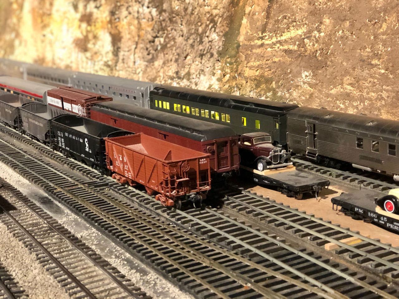 World's Largest O-Scale Model Railroad: world record in Commerce Charter Township, Michigan