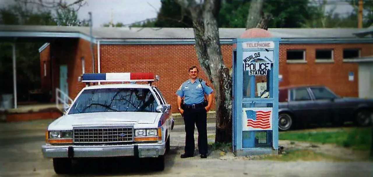 World’s Smallest Police Station: world record in Carrabelle, Florida