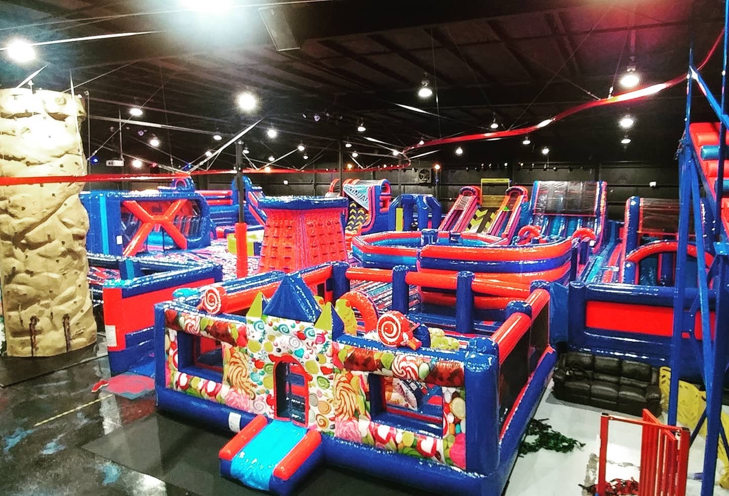 World's Largest Indoor Inflatable Adventure Park: world record in Sarasota, Florida