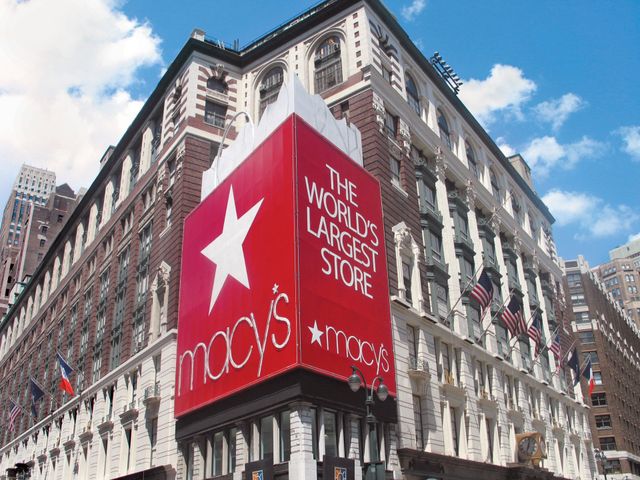 6th Ave and 42nd St., New York, NY 10036, USA. Nov 24, 2022. Recovered from  the CoVid pandemic, New York's retail powerhouse Macy's staged its 96th  Annual 2022 Thanksgiving Day Parade down