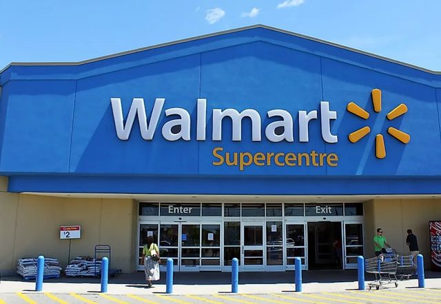 World's Largest Walmart Supercenter: world record in Albany, New York